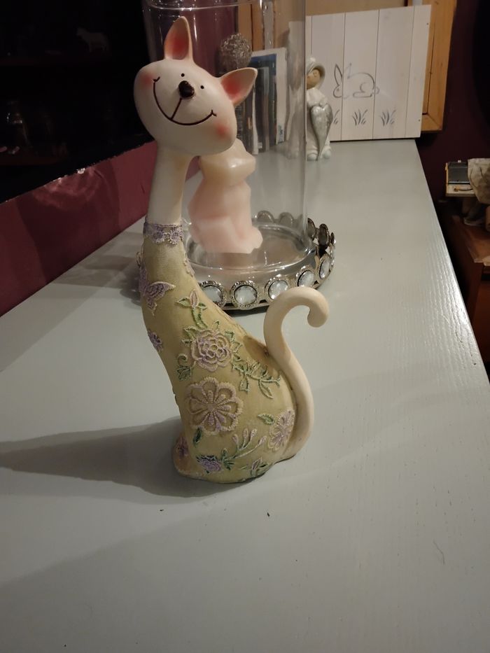 Chat dentelle fleurs parme - photo numéro 2