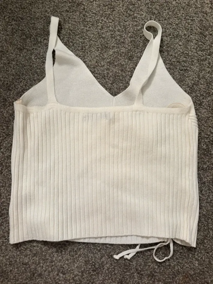 White knit tank top