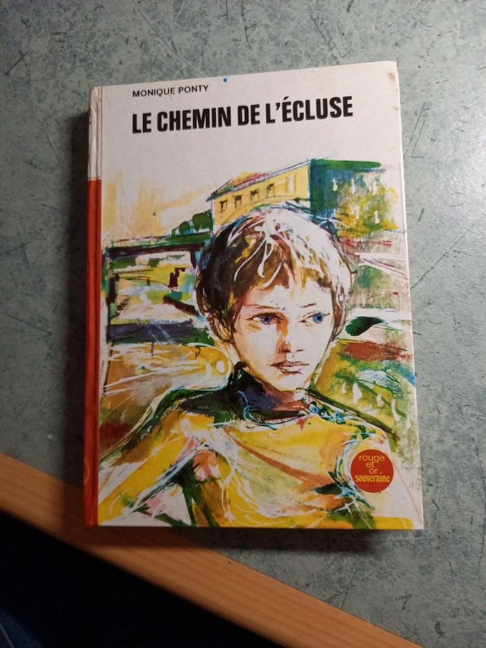Le chemin de l'écluse