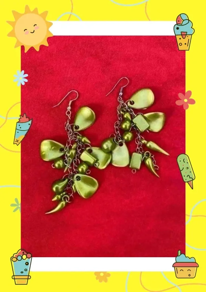 Boucles d'oreilles pendantes vertes - photo numéro 2