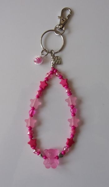 Porte clé argenté ou Déco de sac à main ourson givré rose fuchsia