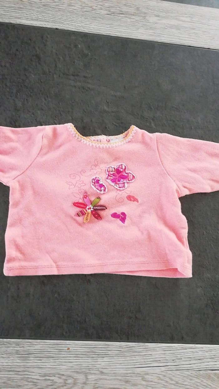 Jean et tee shirt fleuris - photo numéro 5