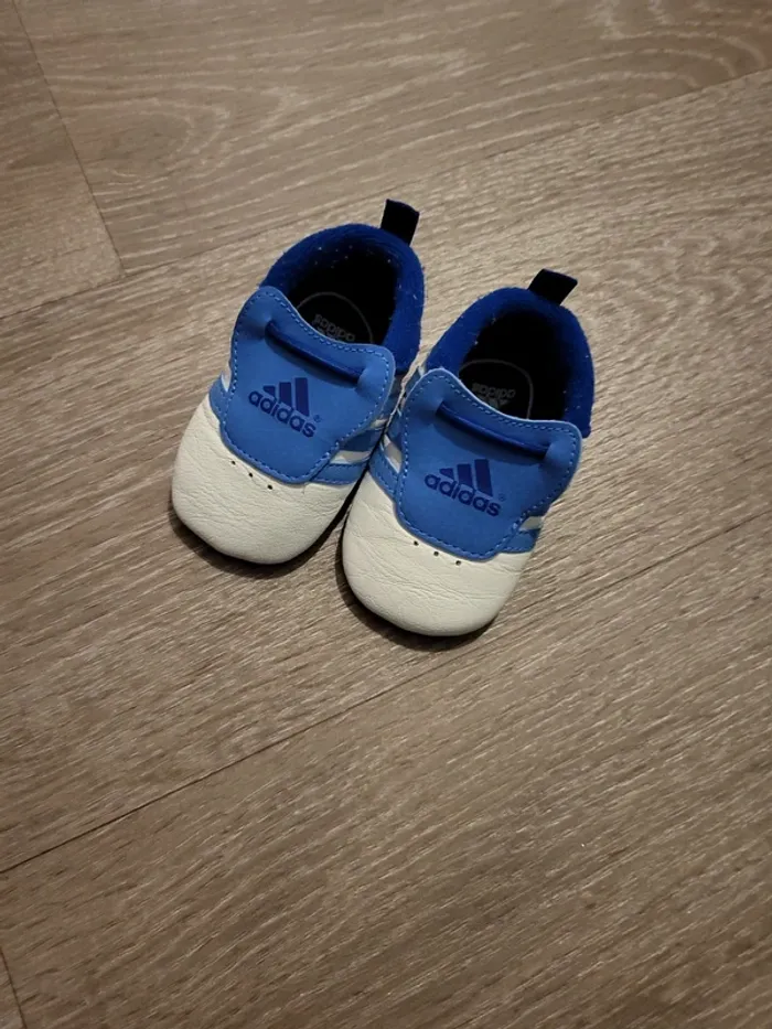 Basket adidas taille 16