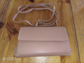 Pochette rose motif coeurs au dos