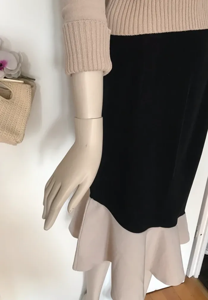 Jupe crayon noir bas tulipe beige - photo numéro 2