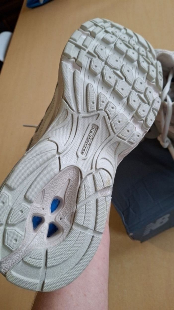 Baskets New Balance 740 taille 40 - photo numéro 5