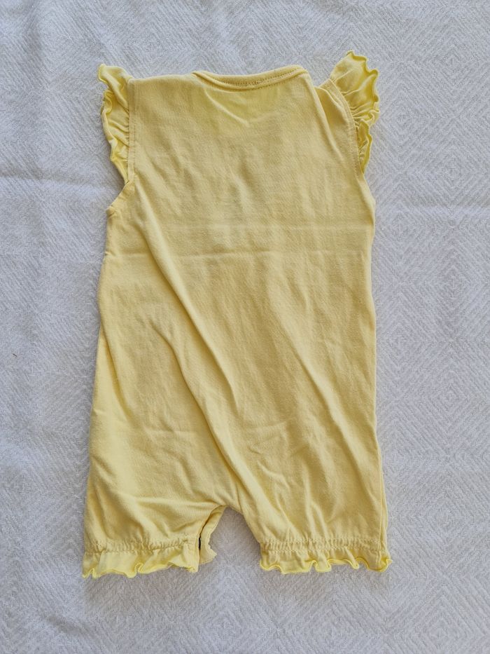 Combinaison short à fleur 3 mois - photo numéro 3