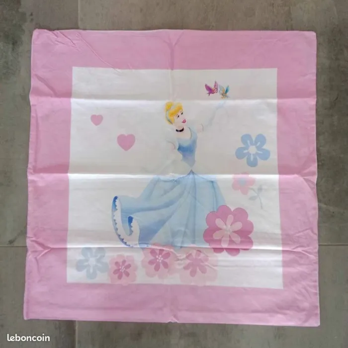 Parure de lit enfant - Disney Princesses - Cendrillon, Aurore et Belle - photo numéro 2