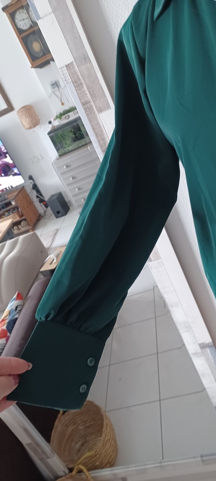 Très jolie chemise manches longues femme T U - photo numéro 3