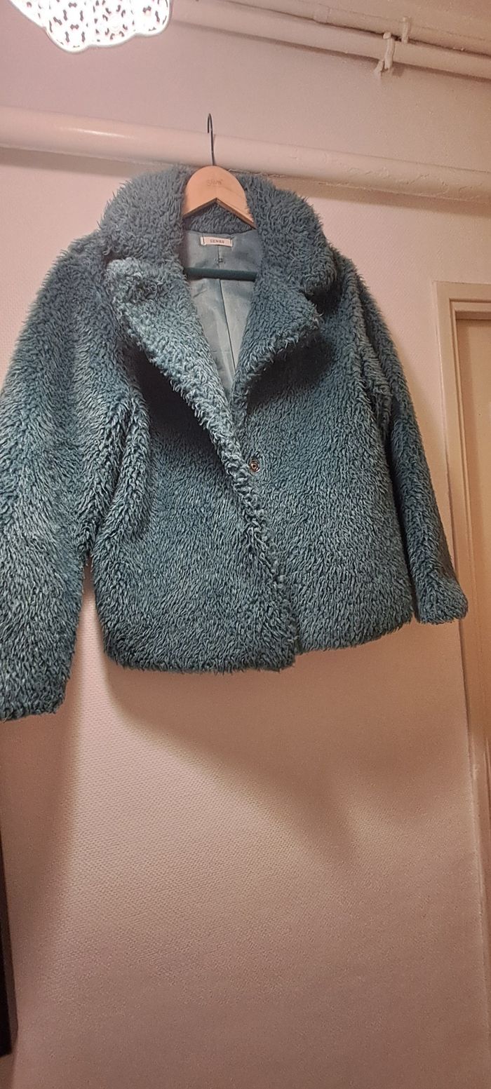 Manteau en fausse fourrure