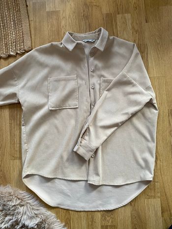 Chemise en velours beige oversize