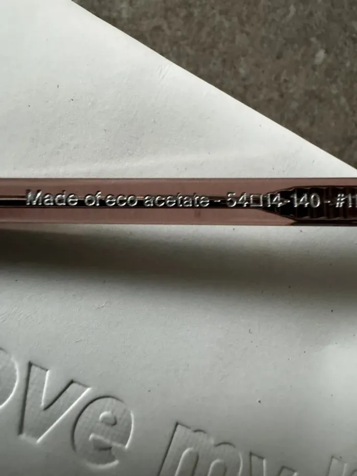 Monture rose made of eco acetate divergent , polette très bon état, valeur 60€ - photo numéro 5