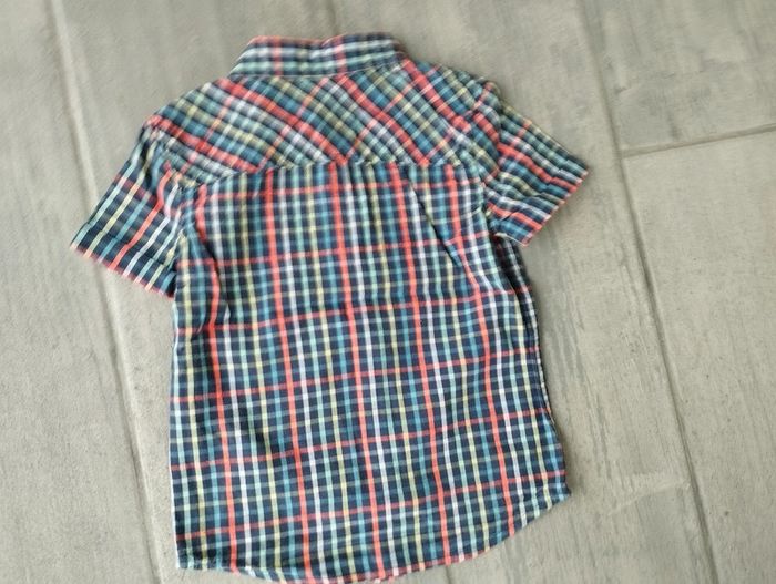 Lot n°333 Chemise manches courtes Marks & Spencer 18 mois - photo numéro 4