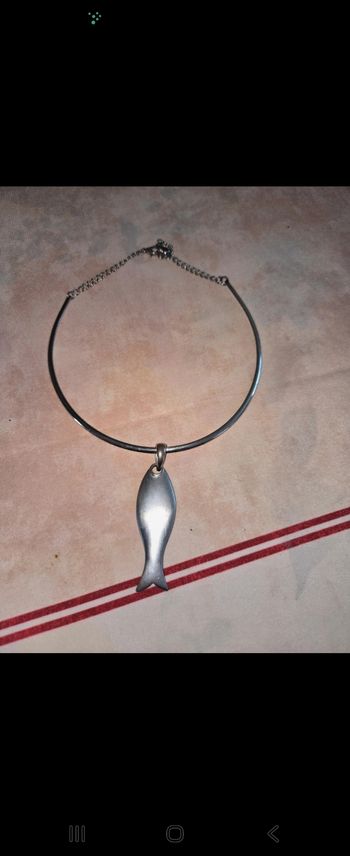 Collier raz de cou