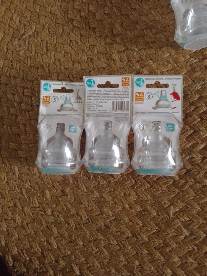 lot tétines biberons MII 0, 3, 6 et 9 m + capuchons ( possible achat à l'unité voir annonce)