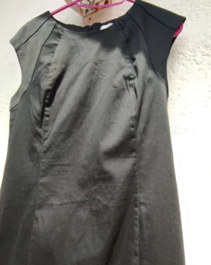 Robe cintrée noire - photo numéro 2