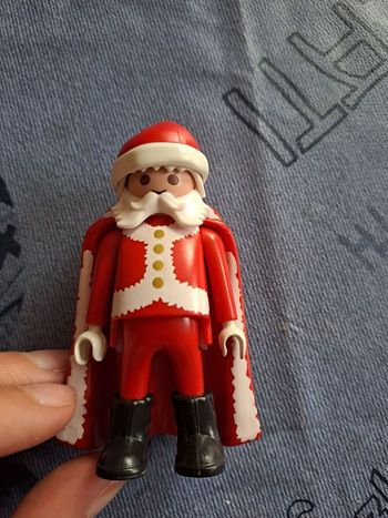 Père Noël playmobil modèle 2