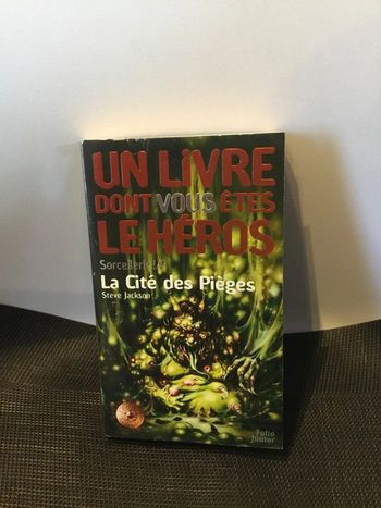 Livre dont vous êtes le héros La Cité des pièges LDVELH sorcellerie