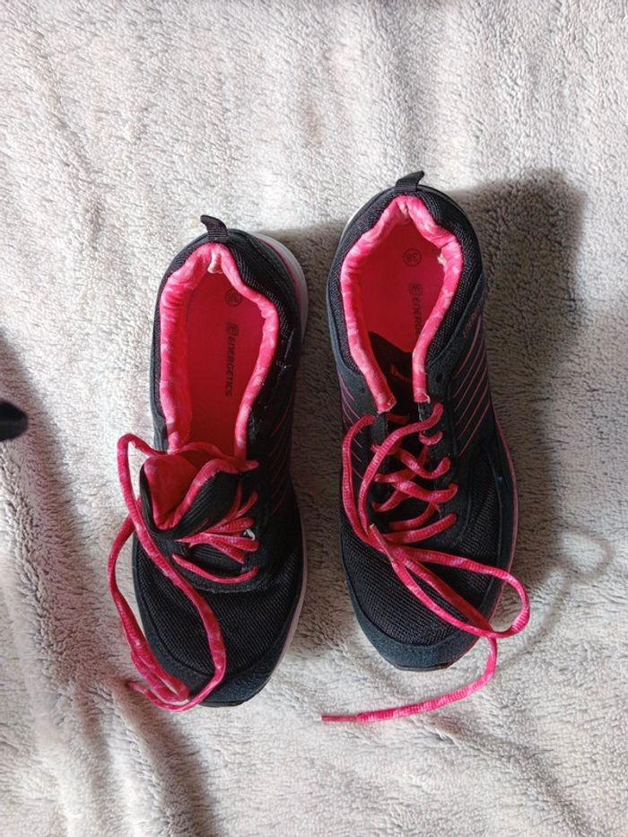 Baskets  38 noires et roses c47 - photo numéro 2