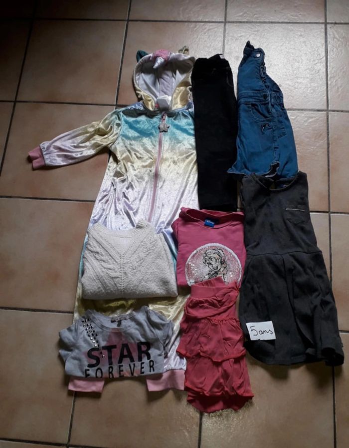 Lot 8 vêtements 5 ans fille