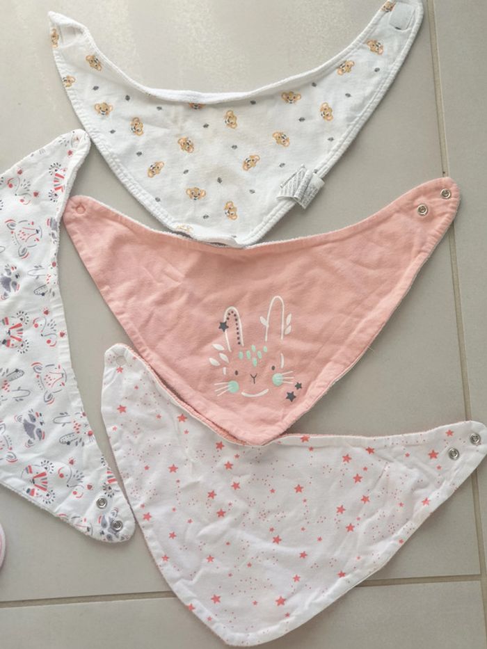 6 bavettes fille (triangles et petites bavettes) n °3 - photo numéro 2