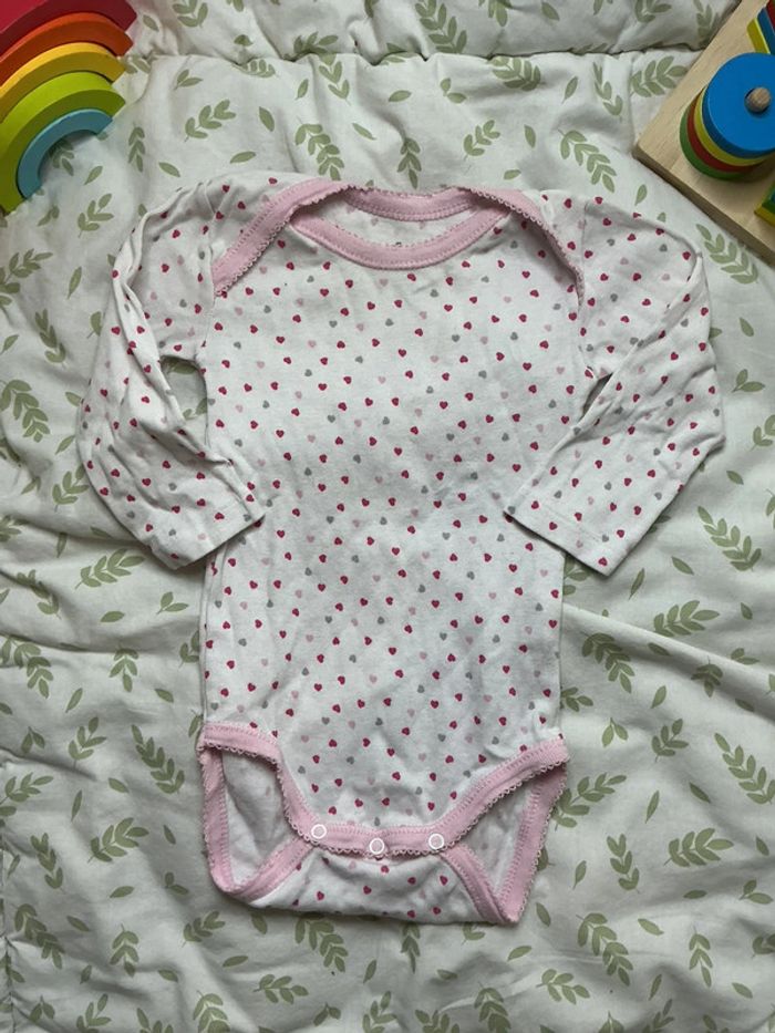 Body manches longues blanc motifs cœurs rose influx 9 mois - photo numéro 3