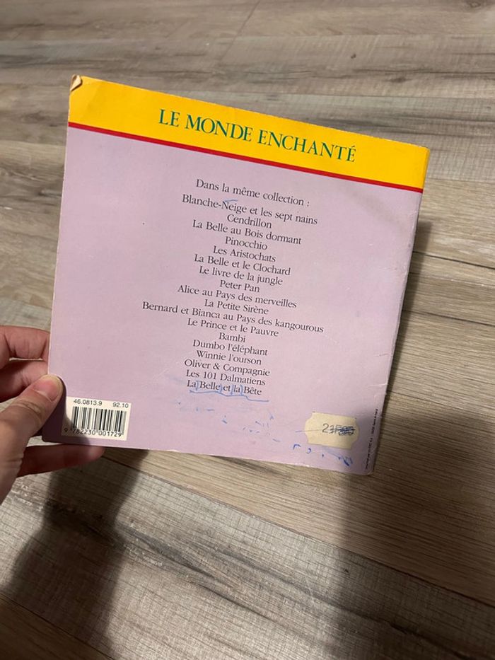 Livre Disney les 101 dalmatiens , années 90 - photo numéro 3
