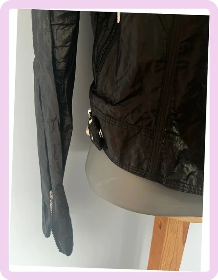 Veste courte noire Airfield taille 40 – Effet clouté épaules - photo numéro 3