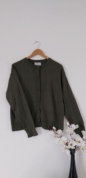 Joli cardigan kaki
