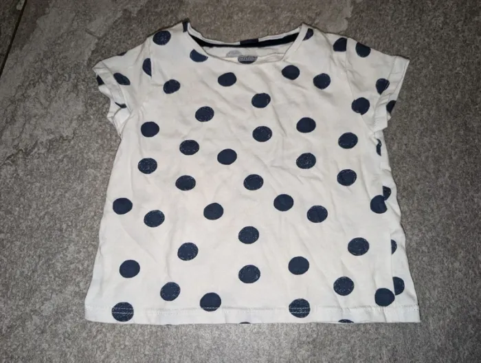 T-shirt blanc à pois bébé fille 2 ans comme NEUF