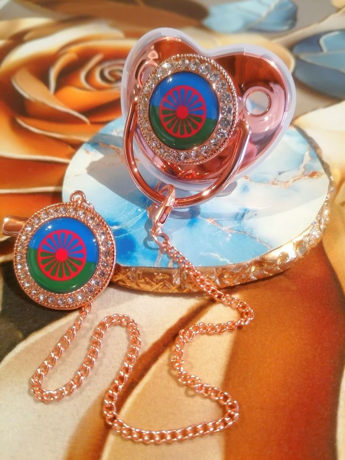 Tétine drapeau voyageur rose gold - photo numéro 2