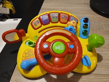 Jeu d'imitation Vroum vroum des découvertes. Vtech