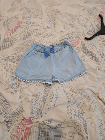 Short fille taille 4ans inextenso