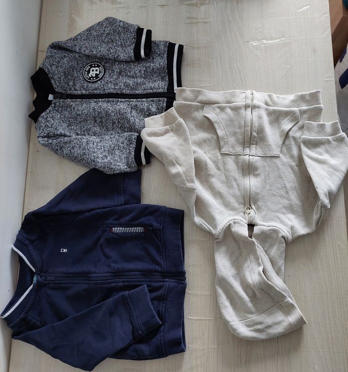 Lot  de 57 vêtements garçon 6mois - photo numéro 4