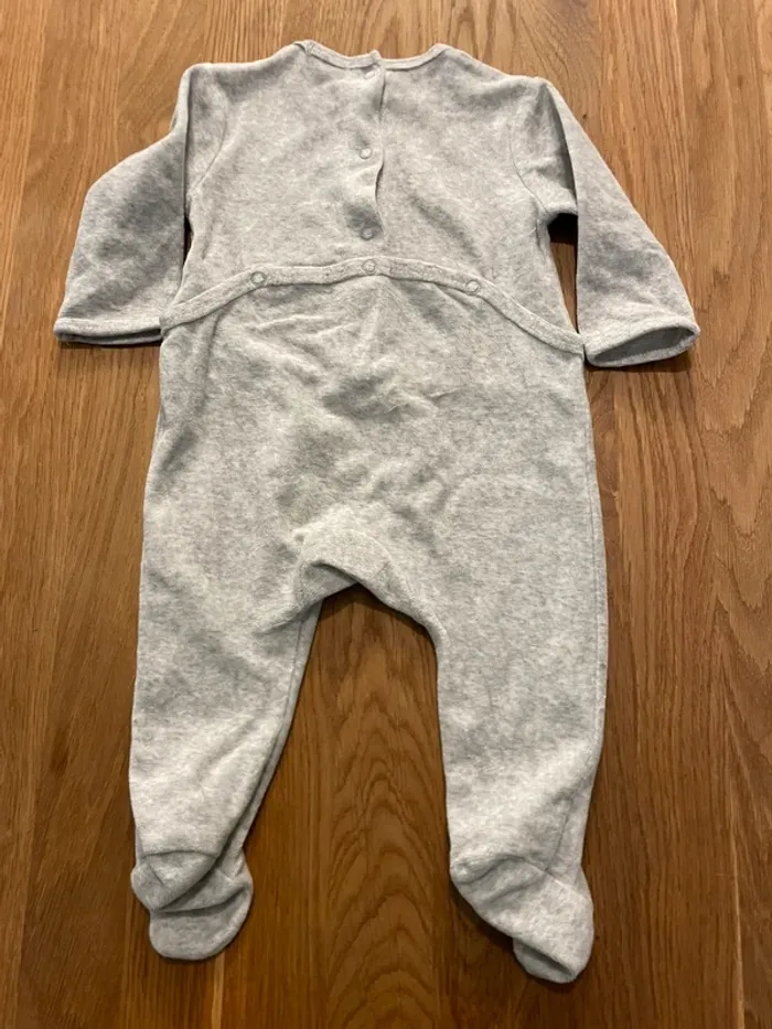 Lot pyjamas 6 mois - photo numéro 3