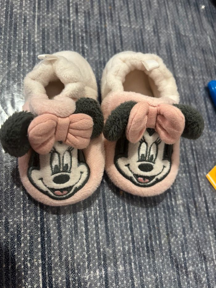 Lot Chaussons / chaussures bébé fille - photo numéro 4