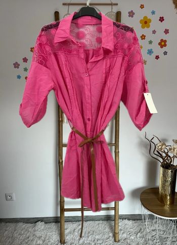 Chemise dentelle avec ceinture