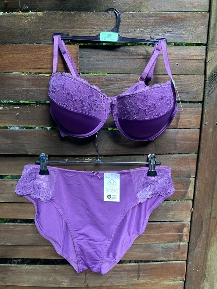 Ensemble violet