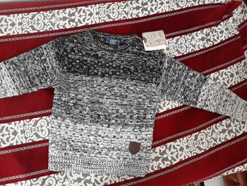 Pull en laine taille 6 ans neuf