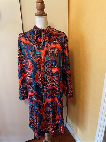 Magnifique robe imprimée manches longues 48