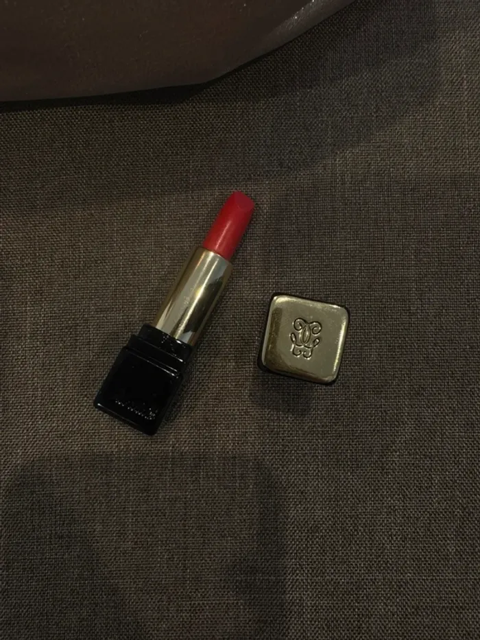 Mini rouge à lèvres Guerlain rouge 325