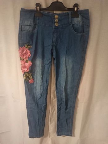 Pantalon fleurs brodées