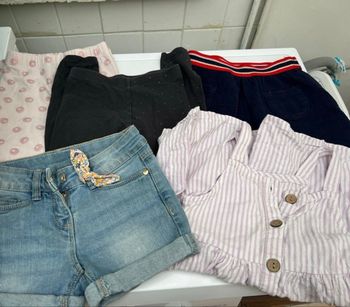Lot de vêtements pour filles