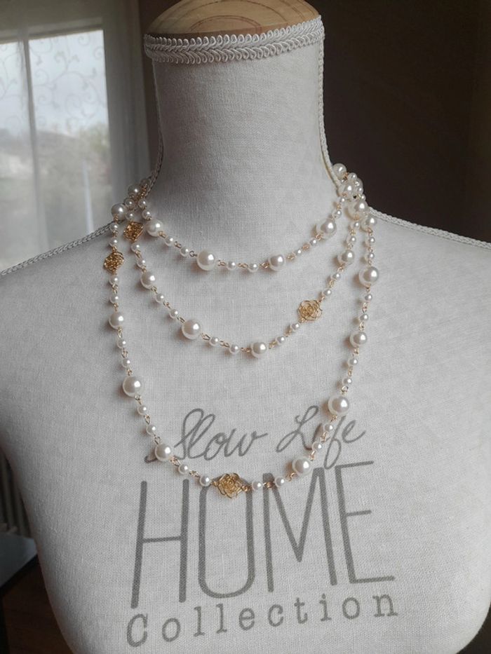 Collier long roses et perles