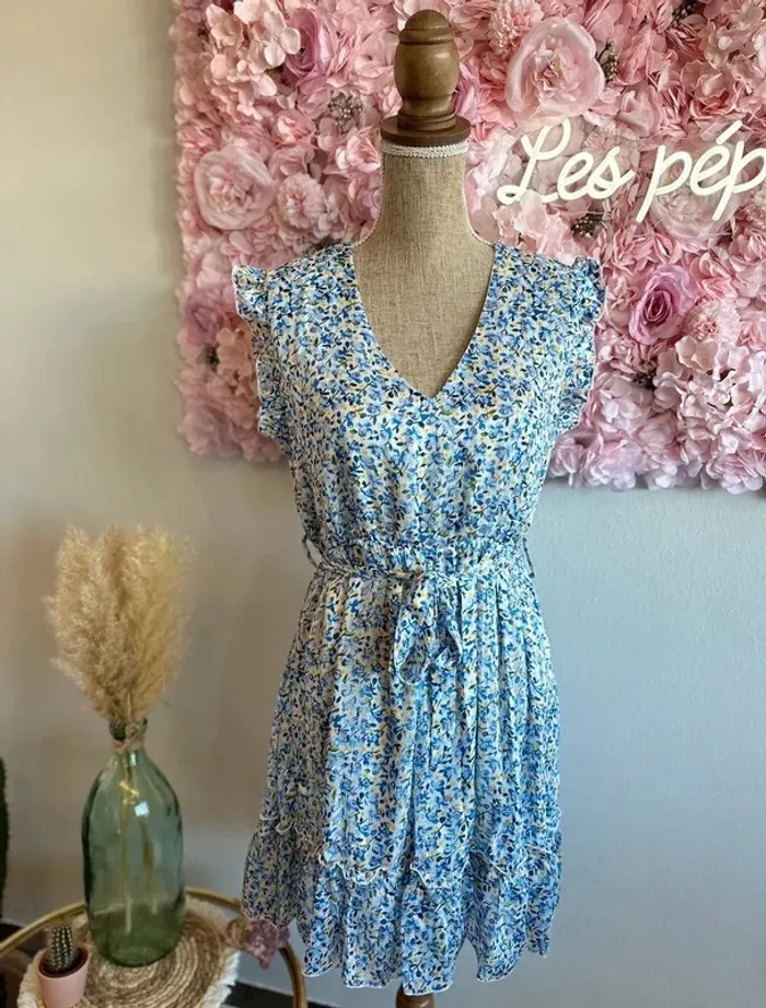 Robe midi à la coupe fluide et aux motifs floraux bleus, taille 36/38 - Elissa boutique - photo numéro 3