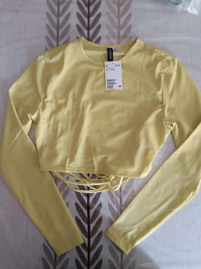 H&M crop top manches longues avec laçage - photo numéro 2