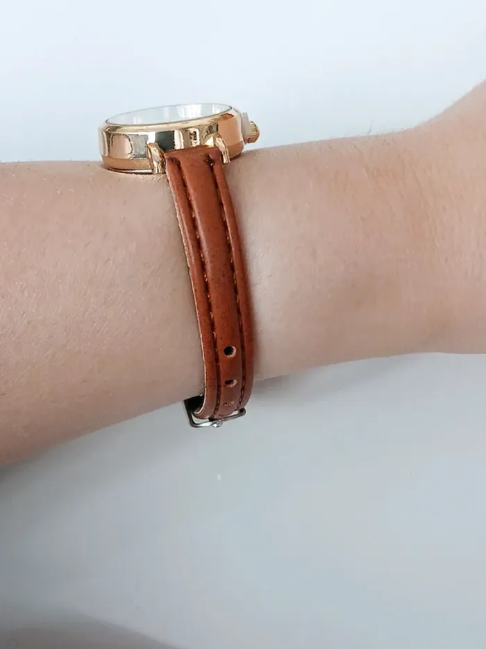 Montre vintage chic dorée bracelet marron à chiffres romains Neuf - photo numéro 3