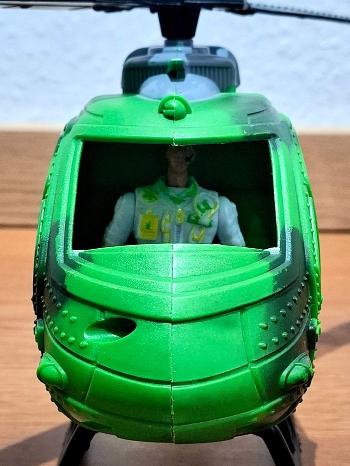 Hélicoptère militaire camo avec pilote, tigre et crocodile - photo numéro 7