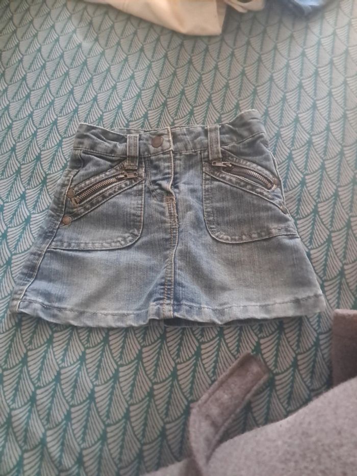 Mini-jupe en jean marque tape à l'oeil