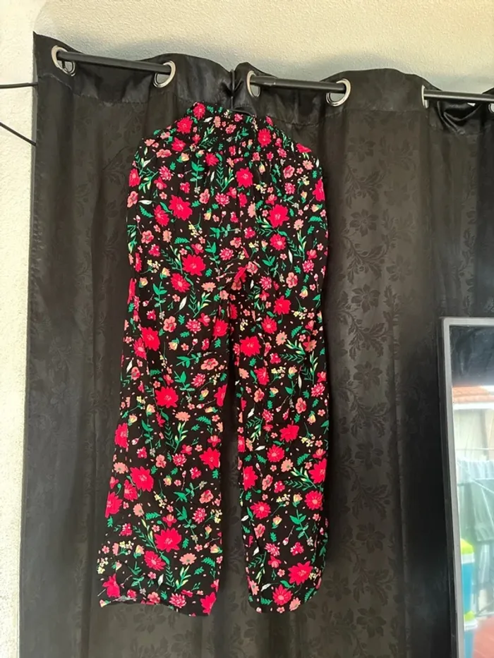 Joli pantalon fluide fleuri Kiabi - photo numéro 2